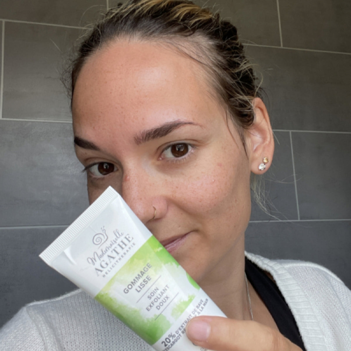 SMOOTH SCRUB Certified Organic - Gentle exfoliating treatment