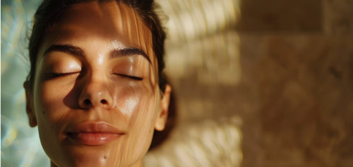 SÉRUM VISAGE ANTI-ÂGE : L’ALLIÉ INCONTOURNABLE DE VOTRE ÉTÉ !