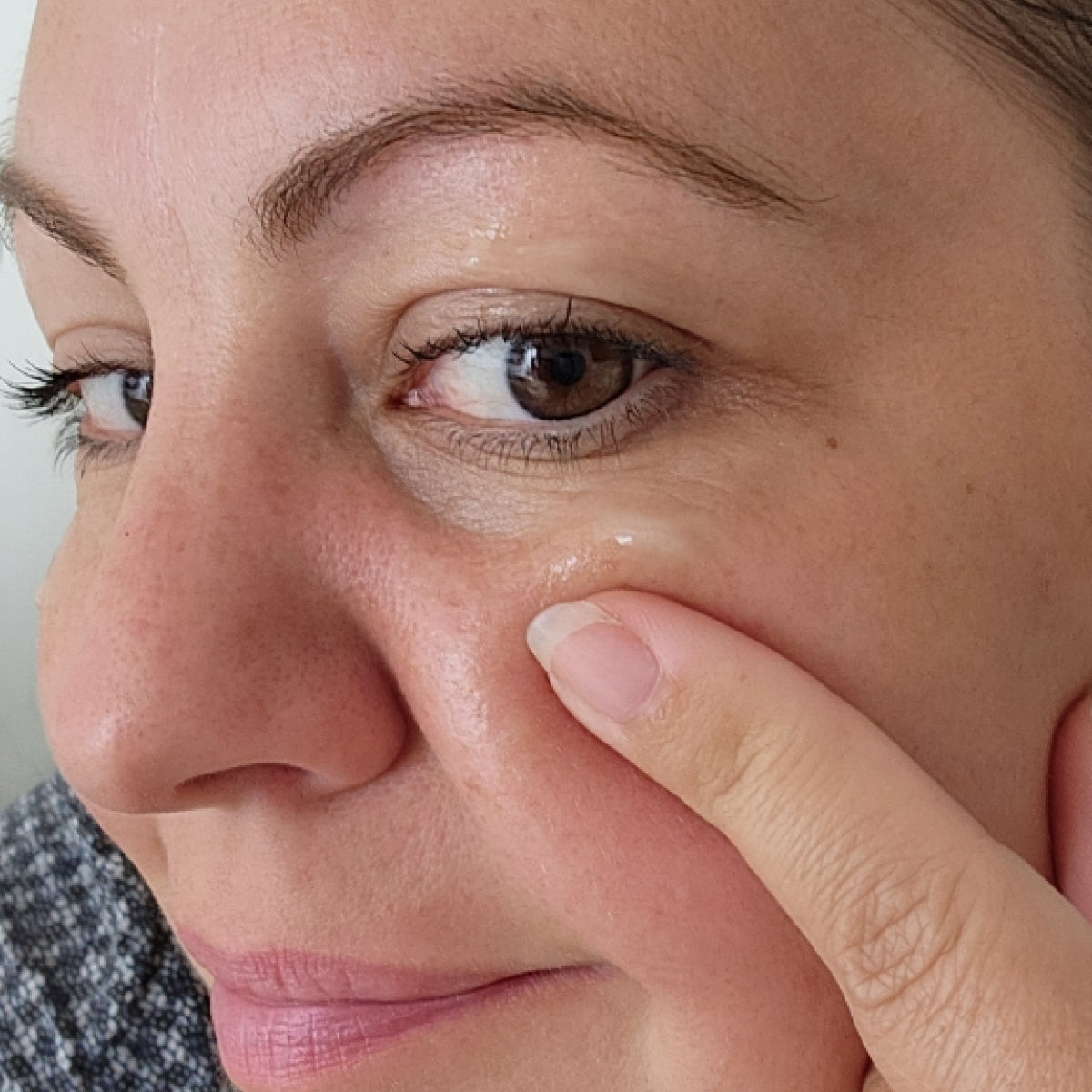 EYE SERUM Certified Organic - Anti-dark circle, anti-wrinkle, anti-puffiness care